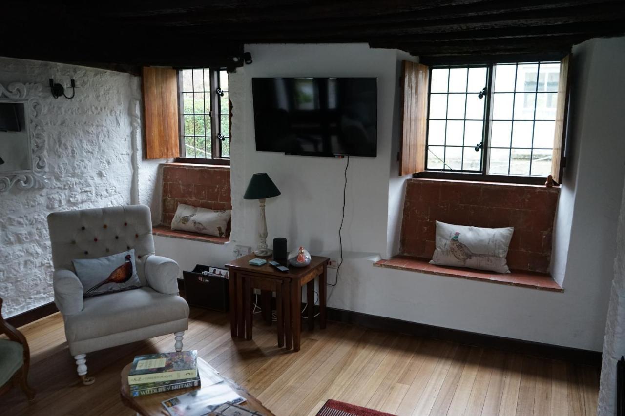 Character 2 Double Bedroom Cottage In Шафтсбъри Екстериор снимка